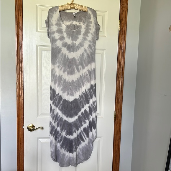 Cable & Gauge Dresses & Skirts - Cable & Gauge Gray Tie-Dye Stretch Maxi Dress Small